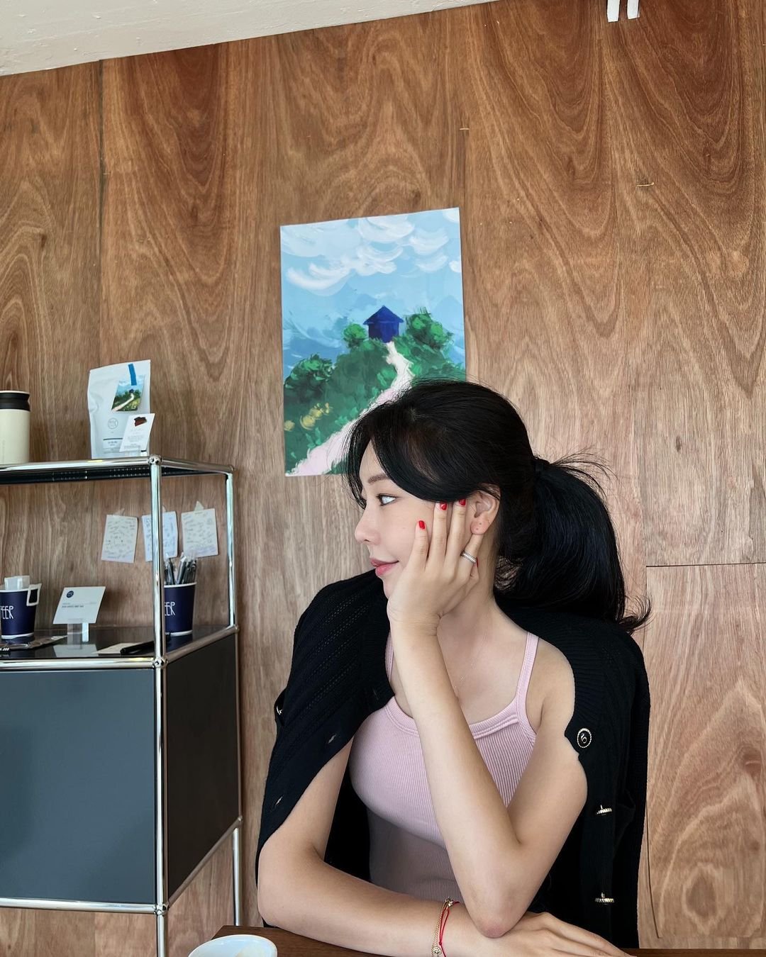 My name is Belle. I am 32 years old. Nice to meet you. I am from Taiwan and now I am in Seoul. https://t.co/djDefNrv60