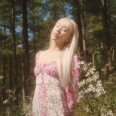 secynours's profile picture. ⚠️Reading acc, random, and whatever according to mood