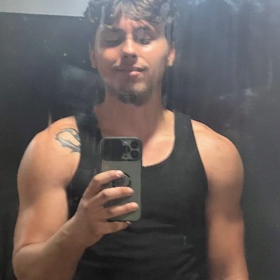 DistortedBro's profile picture. 