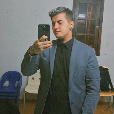 Todo son canciones... o no... o sí. 🤷🏻♂️
Mi bebida fav es el agua fría. 💧