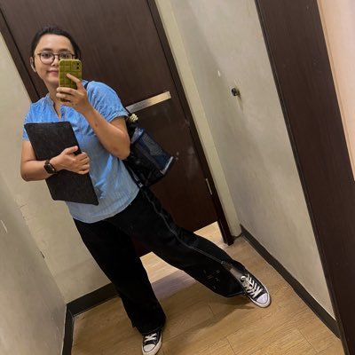 _fluffypuff_'s profile picture. a wrecked body & soul who’s highly productive in tweeting trivial things