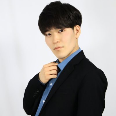 1時間に1回プロの怪談師による怪談噺・怖い話が聞けるお店『怪談ライブBarスリラーナイト道頓堀店』の 店長 です。 店舗はコチラ→ https://t.co/johr9Sd6as