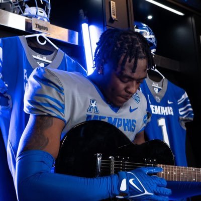 ‘24 3★ DE|LB @MemphisFB 🐅 NCAA ID: 2304882193