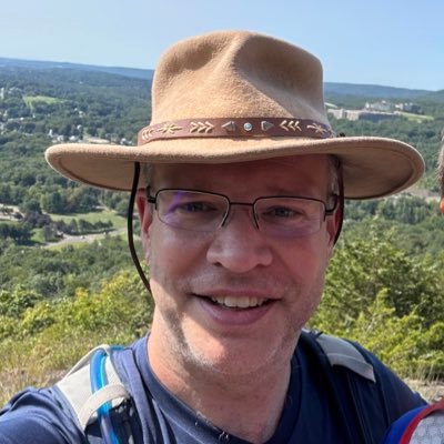 Exec. director, medicinal chemistry @ArvinasInc | PhD @Columbia | hiker | beer & cocktail enthusiast | he/him/huz/dad | dreaming of @SedonaAZ | all posts my own