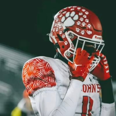 DJ “Megatron” Lisbon WR /ATH WT:180 HT:6’4 4.56 40St.John The Baptist Diocesan High School| 2024| 3.5 GPA 🇭🇹