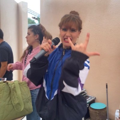 hallucynating_'s profile picture. uma vez espetei um CD dos blue october no joelho