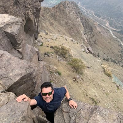 ✈️🏖⚽️💪🏻... Vive y deja vivir Turismo mi profesión y pasión. Los deportes mi hobbie y válvula de escape, mi música el Rock ¡Vamos con todo carajo! ⚪️⚫️
