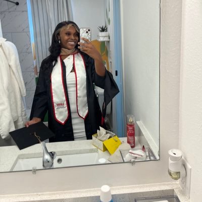 ATX 📍| Degreed x2 👩🏾🎓| 👵🏽👴🏾💙🩷| #TeamBreezy CB fan 💜