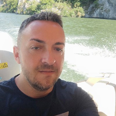 Lary862306's profile picture. 