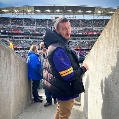 tyler_viele's profile picture. washed up soccer player.. rest in peace to the greatest to ever do it 👼🏽 #kobe @Lakers//@Vikings//@Dodgers//@ManUtd