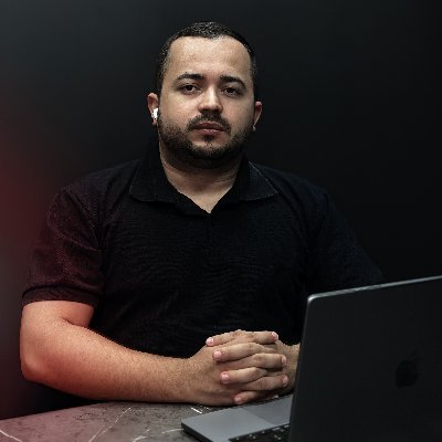 Dev frontend desde o 1º layout quebrado. Criando interfaces bonitas, rápidas e (quase) sem gambiarra.