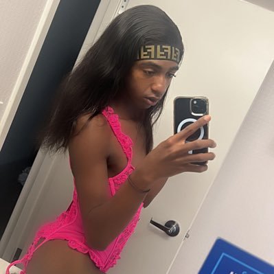 Sweet just like Chocolate 🍫💘Badass Trans 🏳️‍⚧️😍ONLY REPLY TO CUSTOM CONTENT REQUEST 😩,and FACETIME SHOW🍆💦