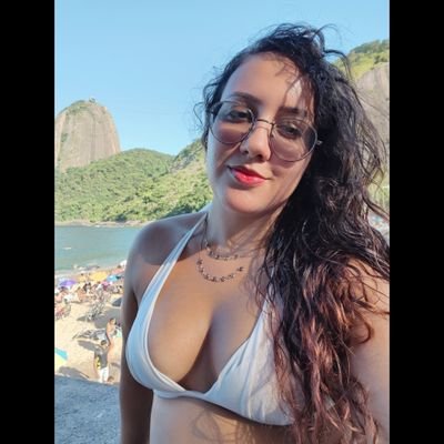 gostosa demais pra passar por certas coisas mas passando mesmo assim
                                                        22✨bi 🏳️‍🌈 não mono 💕