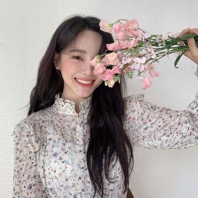 Ladylissabennet's profile picture. Fisioterapeuta| Twilight| Marvel| Stay💙| Carat 💎| Dizis| Séries| Livros| Doramas| Studio Ghibli| a/ela/a