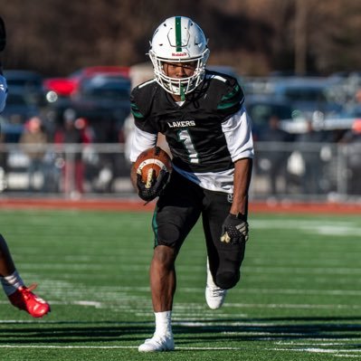 ”Class of 2024 QB”West Bloomfield High School Number-3136557074 Email-reqezn@gmail.com