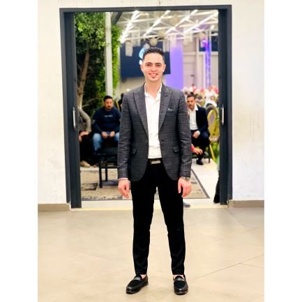 هفضل ضهر لنفسي حتي لو مالت كل الحيطان🖤🖐️