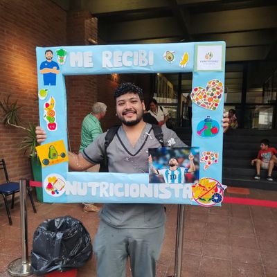 TucuAgus27's profile picture. Nutricionista. Hincha del Santo y 9z. 
Me encanta el whisky. Argentino, actualmente en Sgo/Chile.