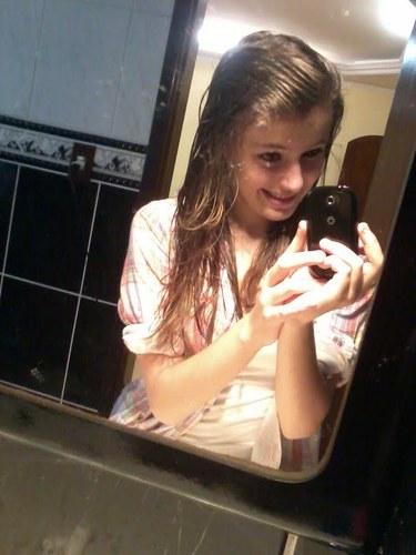 Sagitariana,extrovertida,sincera,simpatia, a @CahAamaral é só minha, o @Pirucaa é só meu s2, @laarirodrigues2 linda s2. MINHA @gabymeneguelly s2