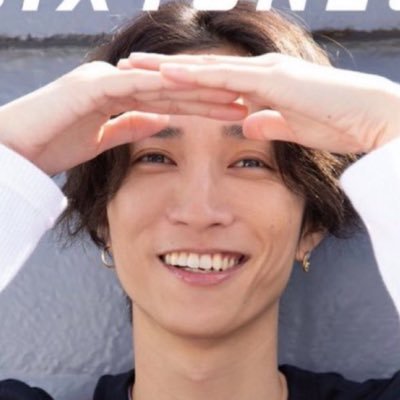 yyjfB4GshD8LRD7's profile picture. 