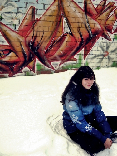 varaksina2012's profile picture. 