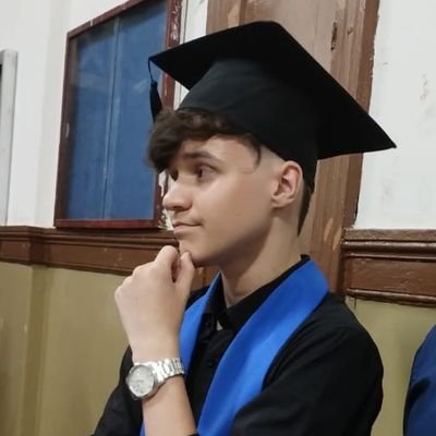 GabrielSZ000's profile picture. O cheiro é de pólvora e eu prefiro rosas 🌹