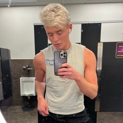 New account 🥹👉🏻👈🏻 Is this how the gays use twitter? 6’2 twink just trying to become a twunk 😮‍💨