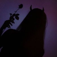 Renš¤back-alley witch (@gloamingsapphic) 's Twitter Profile