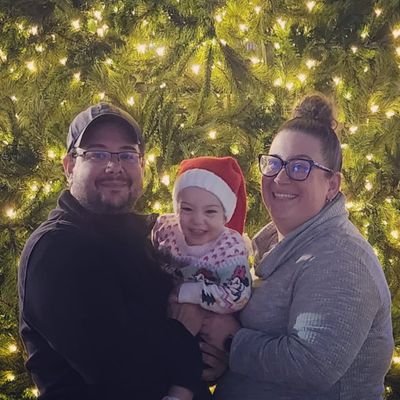 rebelunicorn_'s profile picture. GenX with a side of Millenial • DogMom + Ruler of Tiny Human + HappyWifeClub            
 • #Espie #Unicorn #Ranrea #HalfBitch #FuckUp  •