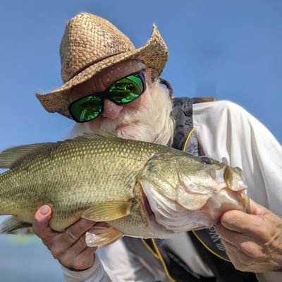 I love my boat and playing and collecting guitars. Spoiling grandkids my second favorite sport. Eat meat, eggs and a few plants. pro-gun, pro-life, 2 genderist.