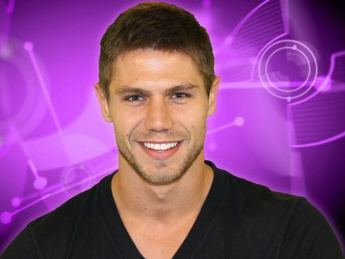 Modelo, sonhador, que ja viveu muito e ainda tem muito para viver. Participante do BBB12. Segue ai?!