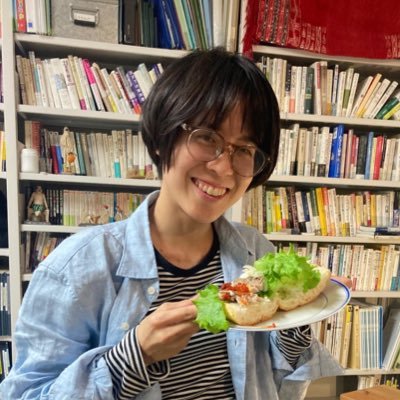 Human Ecologist, 大学教員、香川満喫中
自分との関係が人との関係、自然との関係をつくる。自分との関係をまずはハッピーでよきものにしてこうぜ！を推進。
システム思考、社会学、生物多様性、ヒトの多様性、ラップ、宇宙、とかとか