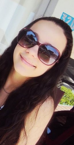 Sobre mim uma unica certeza: não sou normal e perto dos meus amigos eu fico pior :D
