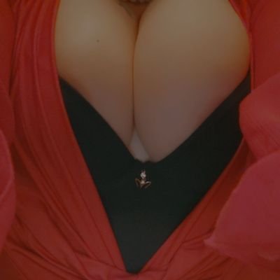 AshJPower123's profile picture. mfm new to this lifestyle
BBW. Thicker the better,
Looking for a bull 🐂