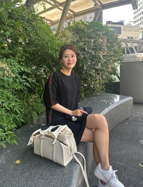 これは私の日本人女性の友達35歳で、優しくて優しくて、出会いを求めています。ユーモラスで面白い男性であってほしい。年齢は30歳以上です。これは友達のLINEです：https://t.co/trgkIWrEiW