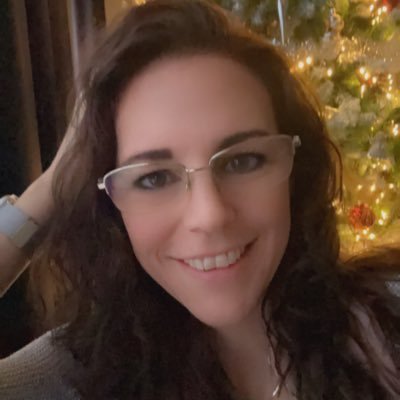 khare04's profile picture. Twittert op persoonlijke titel. Mama van een zoon.