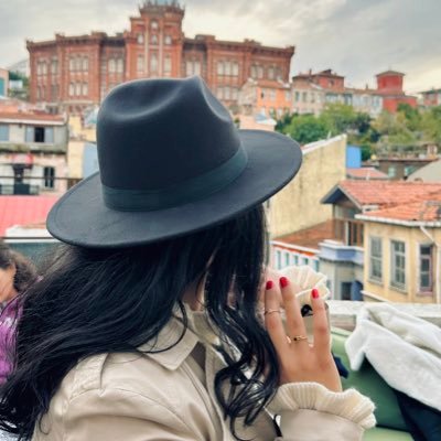 _MelisaaK's profile picture. 