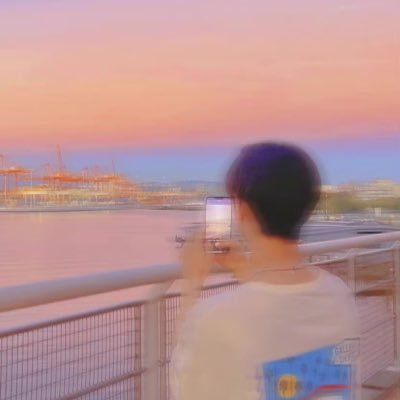 Moon_is_Y's profile picture. 