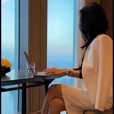zhangxue965571's profile picture. I hate scammers who push cryptocurrencies and ask for gift cards