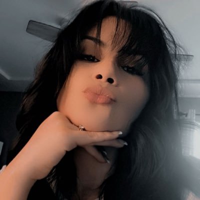 __AbejaReyna's profile picture. 