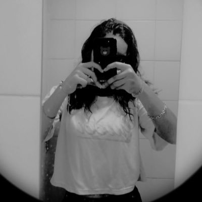 keniaaponte09's profile picture. 