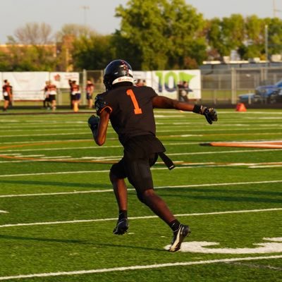 Osseo Highschool WR 6’0 165 #1 | 2024| email : farley.andrew12@gmail.com|number :763-670-8259|