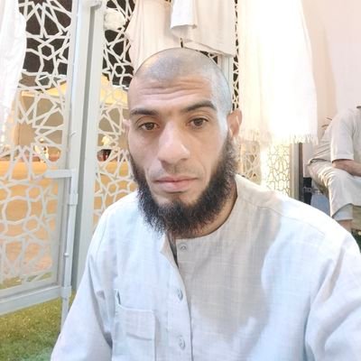 { وَمَنْ لَمْ يَجْعَلِ اللَّهُ لَهُ نُورًا فَمَا لَهُ مِنْ نُورٍ }