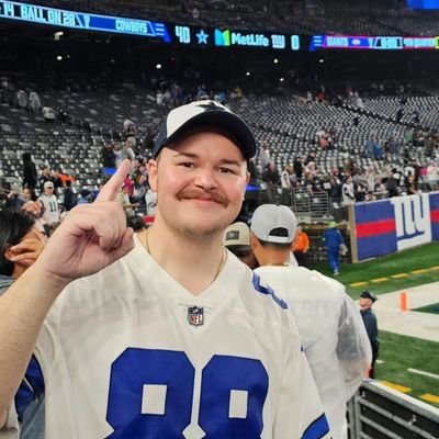 JohnasKnudsen's profile picture. Psalm 31:24✝️                                                                                                     Dallas Cowboys ✭ Texas Rangers ⚾️ 
Longhorns🤘