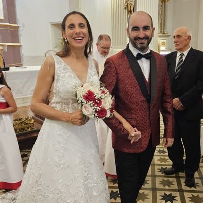 Lic. en Comunicación, egresado de la ex Liccom. Tercer Tiempo Radio, Periodista de @PeriodicoCente. Tengo un blog: http://delapelotayotrastintas.blogspot.c