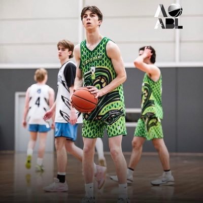 6'4 CG c/o 2025 / LOOKING FOR PREP SCHOOLS/COLLEGES IN THE US / Melbourne, VIC 🇦🇺