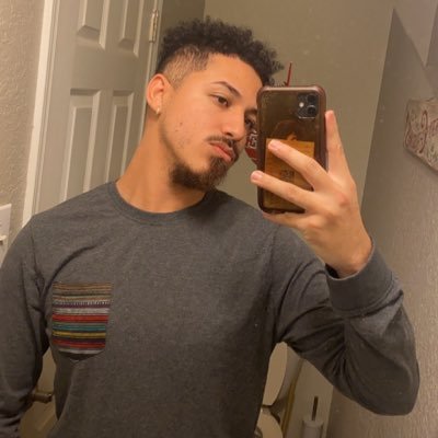 zac_attacks_104's profile picture. I barely know how to use this fyi 😪😂