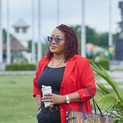 I help income earners to invest successfully in real estate with innovative strategies for financial freedom.
Open to collabos & speaking gigs
@leratoandadams