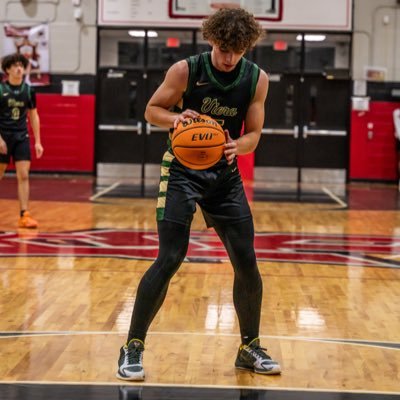 6’0 Combo Guard 🏀 Viera High School C/O 2024 🎓 4.1 GPA 1220 SAT 26 ACT 📚 Phone Number: 321-745-7948 Email: jake.ryan2@icloud.com