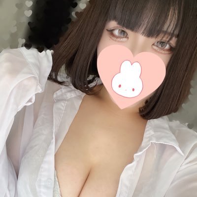 おにいさんにたくさんいたずらしちゃうぞっ///😝🫵🏻ふわふわもちもちで綺麗なおっぱいがチャームポイントです🫶🏻甘えるのも甘えられるのもだいすきです💓たっぷりのオイルでららとたくさんらぶらぶして密着しましょっ🥹⭐️鍵垢はこちらまで👉🏻@smile_rarapi