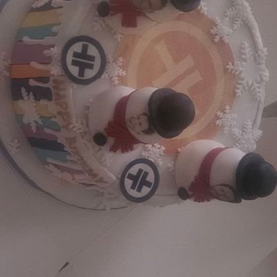 knr1980's profile picture. Just me, my hubby @rabeyawardena ❤️, and our border collie puppy 🐶 named Evie @ourdaisygirl.